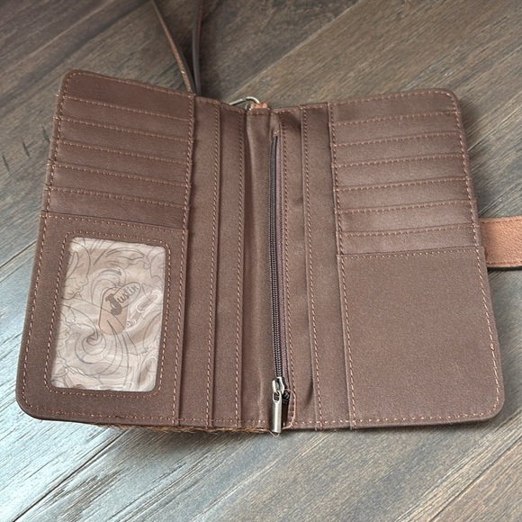 Justin Boots Wristlet/wallet,hair hide,bone,inlay, magnetic close,multisection - Picture 5 of 10